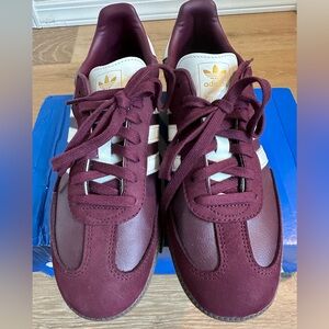 Nearly new! Adidas Sambas Women's size 11